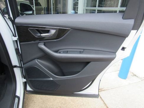 Used 2023 Audi Q7 2.0T Premium Plus w/ Premium Plus Package image 23