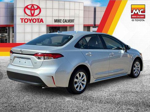Certified 2025 Toyota Corolla LE FWD image 5