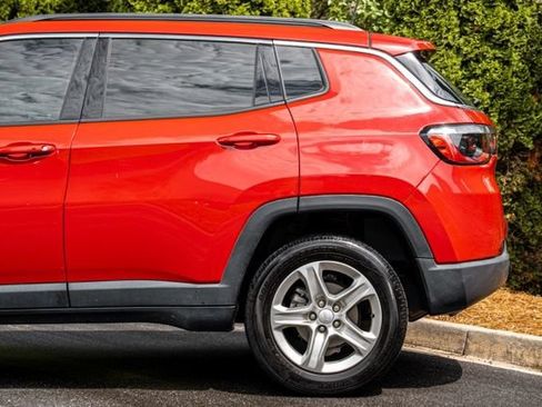 Used 2023 Jeep Compass Latitude AWD/4WD image 11