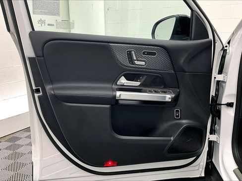 Used 2026 Mercedes-Benz GLB 250 image 24