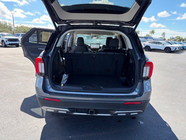 Used 2025 Ford Explorer Active w/ Active Comfort Package RWD image 17