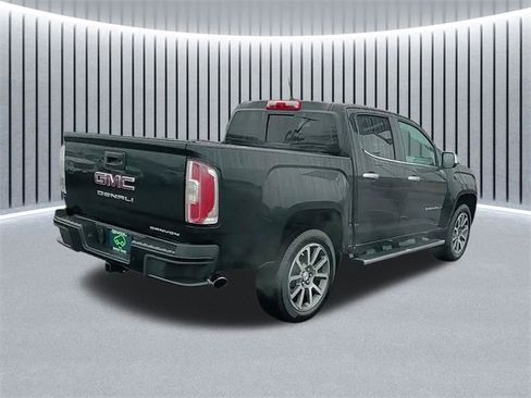 Certified 2022 GMC Canyon Denali image 4