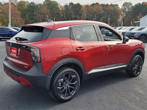 New 2026 Nissan Kicks SR image 3
