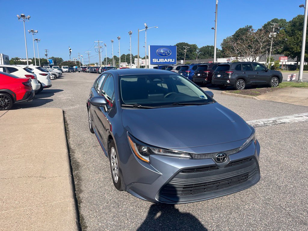 Used 2023 Toyota Corolla LE FWD image 2