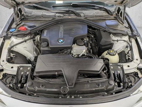 Used 2017 BMW 320i xDrive Sedan AWD/4WD image 23