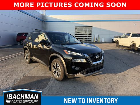 Used 2021 Nissan Rogue SV AWD/4WD image 2
