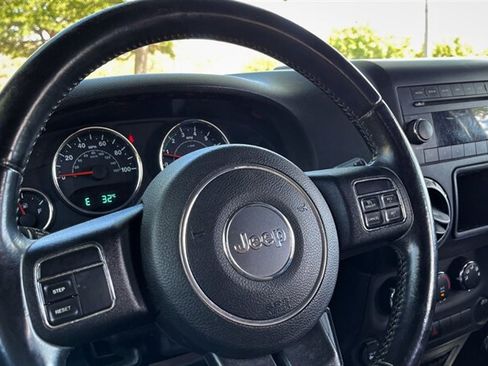 Used 2015 Jeep Wrangler Sport w/ Quick Order Package 24S AWD/4WD image 12