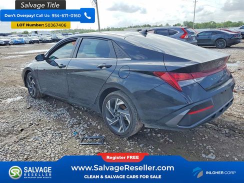 Used 2025 Hyundai Elantra Limited FWD image 3