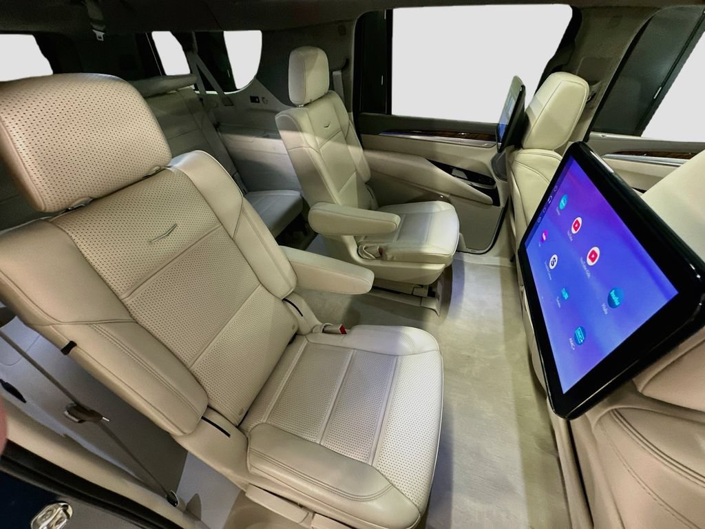 Used 2025 Cadillac Escalade ESV Sport Platinum AWD/4WD image 30