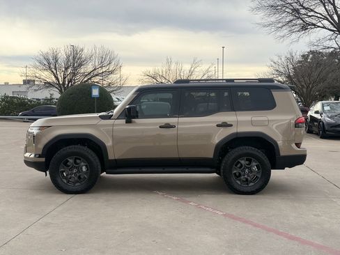 Used 2025 Lexus GX 550 image 4