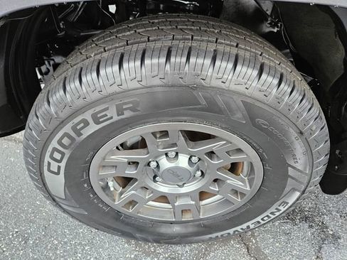 Used 2020 Toyota 4Runner Venture w/ Moonroof Package image 20