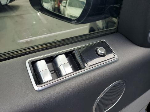 Used 2019 Land Rover Range Rover Sport HSE image 15