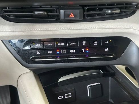 Used 2021 Buick Envision Preferred AWD/4WD image 29