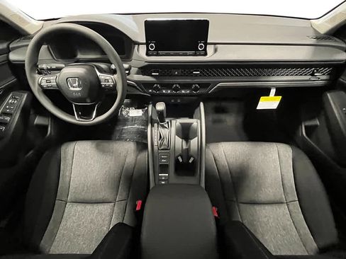 Used 2025 Honda Accord SE image 15