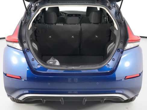 Used 2025 Nissan Leaf S image 9