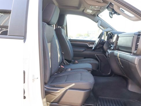 Used 2025 Chevrolet Silverado 2500 LT w/ Convenience Package image 28