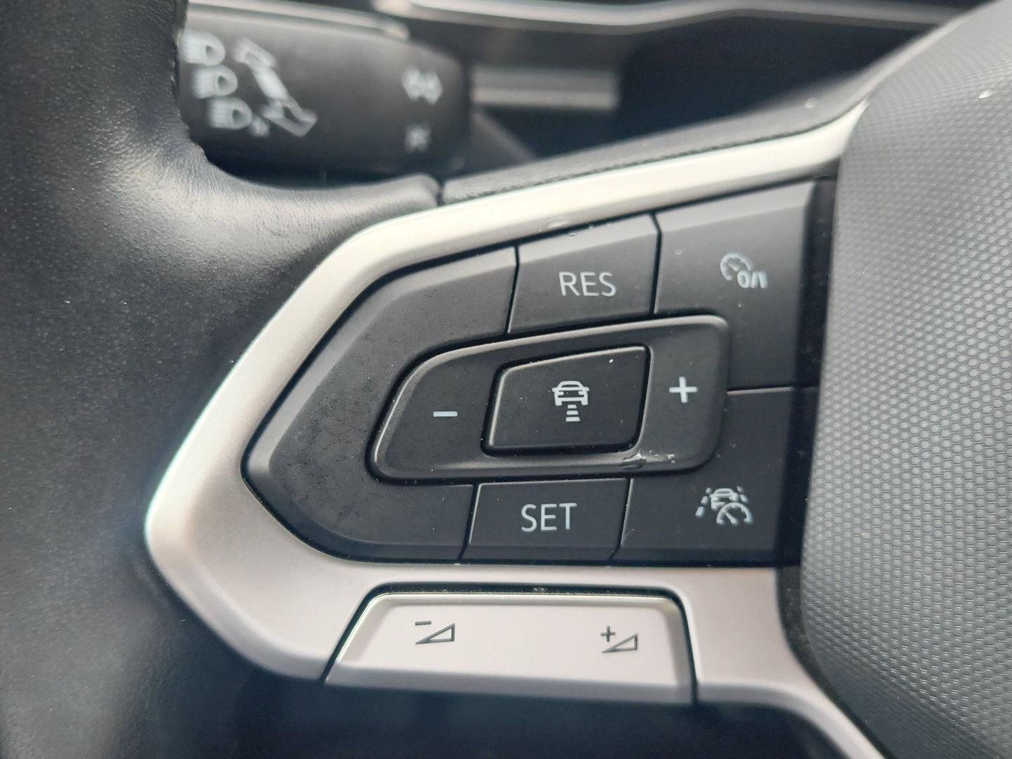 Used 2022 Volkswagen Jetta SE FWD image 29