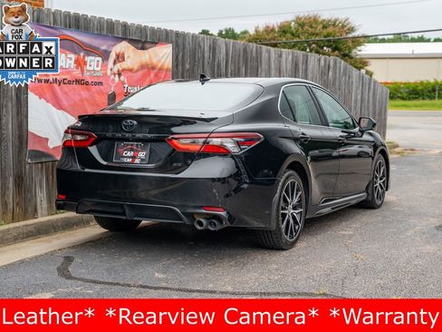 Used 2023 Toyota Camry SE image 6