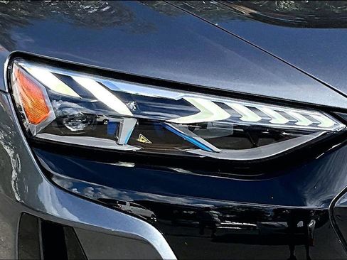 Used 2022 Audi e-tron GT Premium Plus w/ Performance Package image 33