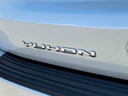 Used 2022 GMC Yukon XL SLT w/ SLT Premium Package AWD/4WD image 19
