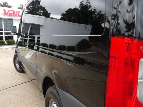 Used 2025 Mercedes-Benz Sprinter 2500 image 8