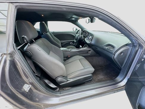 Used 2018 Dodge Challenger SXT image 17