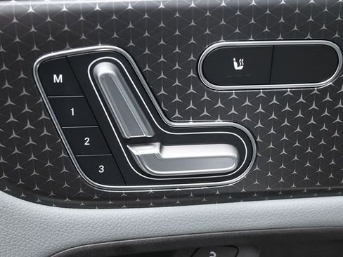 New 2026 Mercedes-Benz GLB 250 image 21