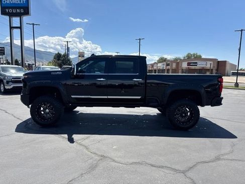 Used 2024 Chevrolet Silverado 3500 High Country w/ High Country Premium Package AWD/4WD image 4