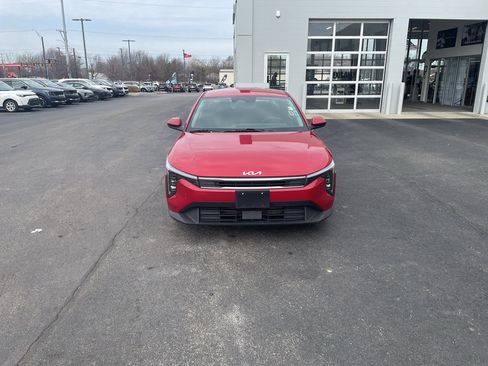 Used 2025 Kia K4 LXS image 2