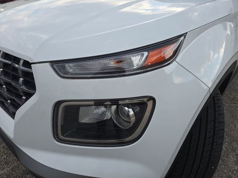Used 2022 Hyundai Venue SEL w/ Cargo Package image 34