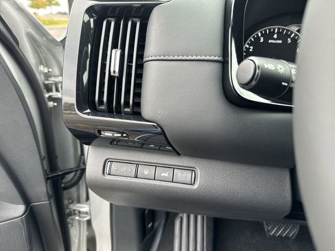 New 2025 Nissan Pathfinder SV w/ Black Appearance Package image 14