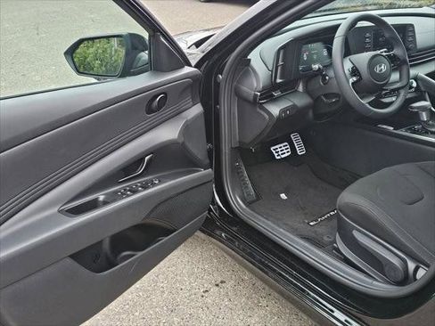 New 2026 Hyundai Elantra Sport FWD image 17