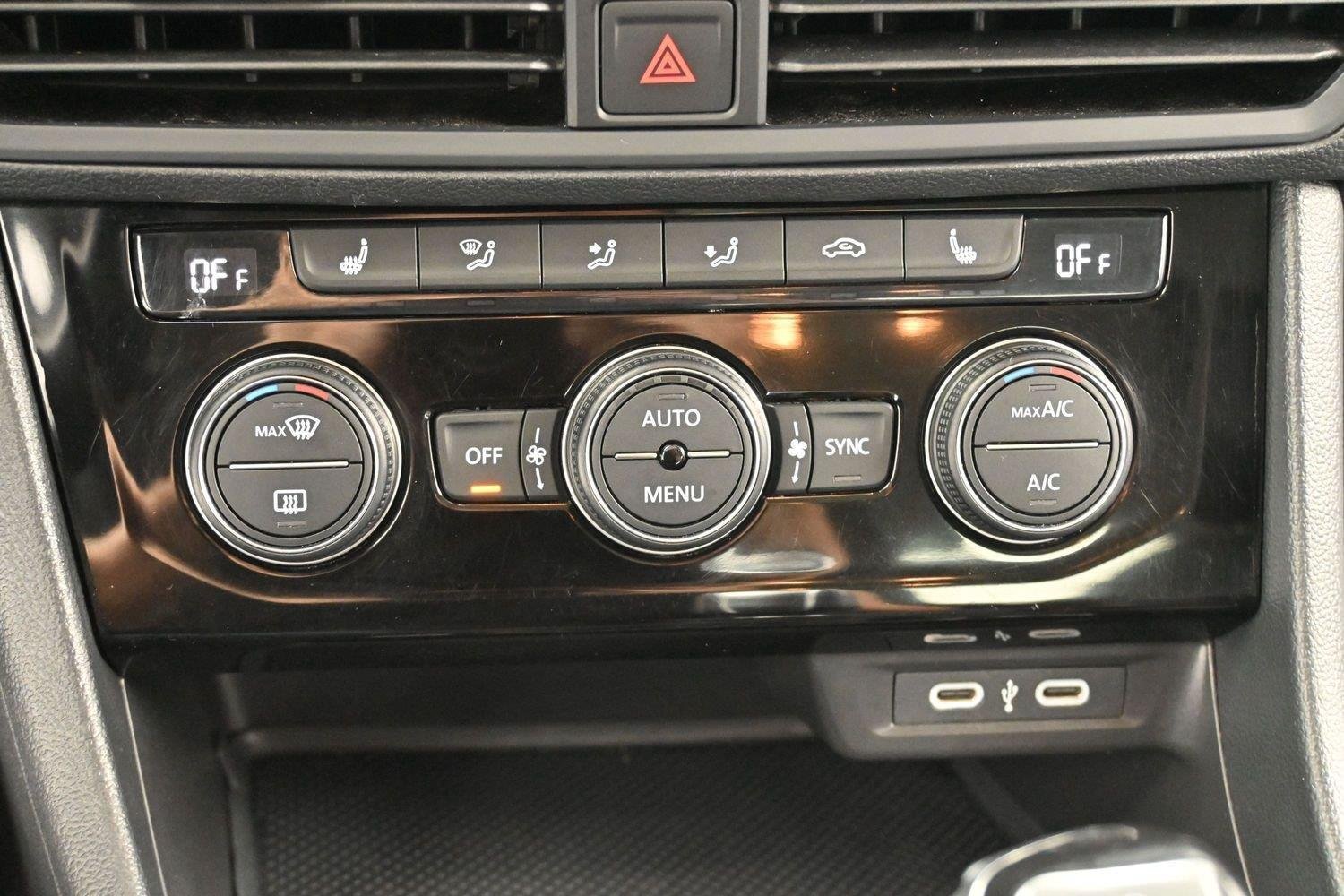 Used 2024 Volkswagen Jetta SE FWD image 24