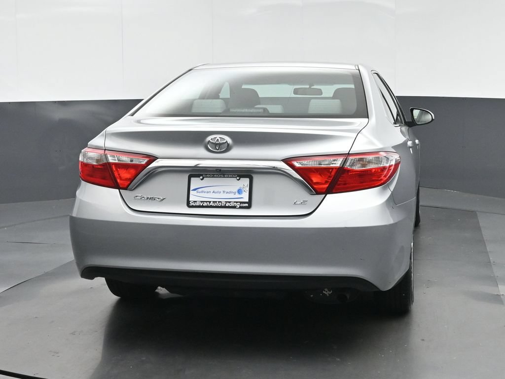 Used 2017 Toyota Camry LE FWD image 6