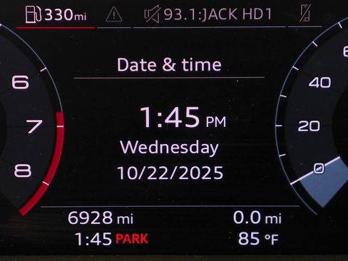 Used 2025 Audi Q3 2.0T Premium w/ Convenience Package image 23