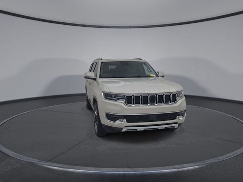 Certified 2022 Jeep Wagoneer Series III w/ Premium Group I AWD/4WD image 5