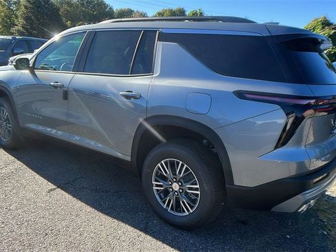 New 2026 Chevrolet Traverse LT w/ Driver Confidence Package image 7