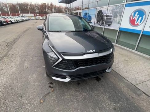 Used 2023 Kia Sportage EX image 2