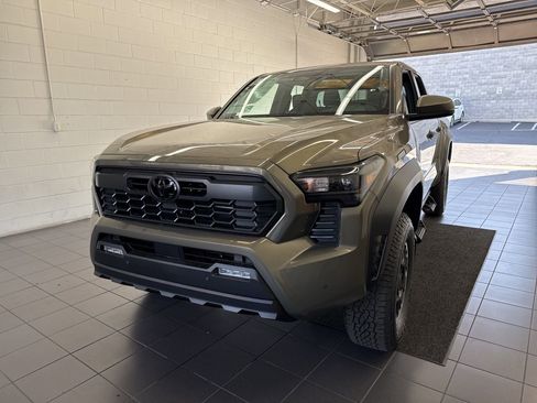 New 2026 Toyota Tacoma TRD Off-Road image 3