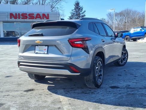 Used 2024 Chevrolet Trax LT w/ Driver Confidence Package image 6