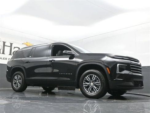 New 2026 Chevrolet Traverse LT w/ Driver Confidence Package image 2