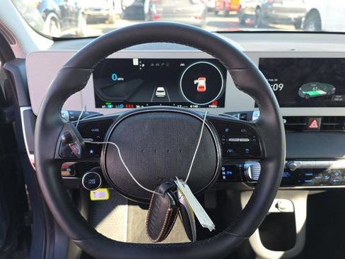 Used 2024 Hyundai Ioniq 5 Limited image 12