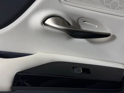 Used 2025 Lexus ES 300h w/ Premium Package image 26