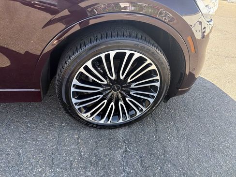Certified 2023 Lincoln Aviator Black Label w/ Dynamic Handling Package AWD/4WD image 32