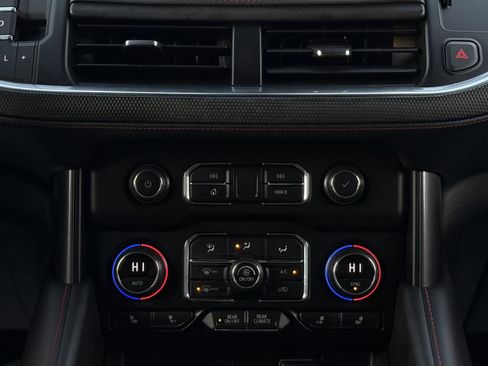 Used 2021 Chevrolet Suburban RST w/ Luxury Package image 23