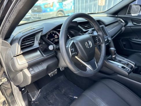 Used 2018 Honda Civic Sport image 24