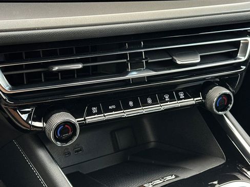 New 2026 Chevrolet Traverse LT w/ Enhanced Driving Package image 22