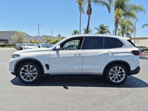 Used 2024 BMW X5 xDrive40i w/ Parking Assistance Package AWD/4WD image 7