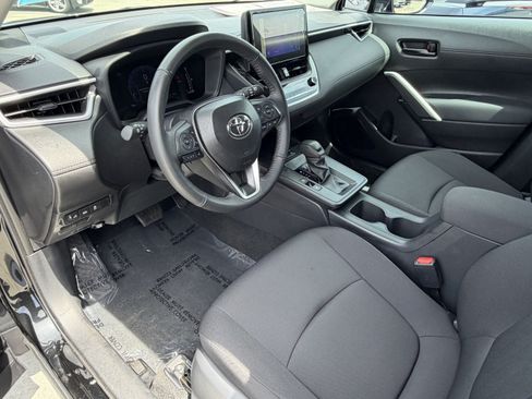Certified 2026 Toyota Corolla Cross LE FWD image 25