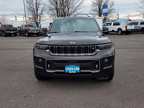 Used 2022 Jeep Grand Cherokee L Overland w/ Advanced Protech Group III image 3